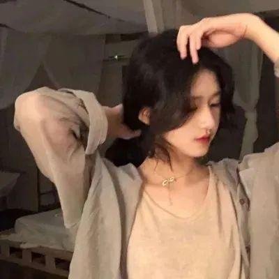 东月西阳 海报
