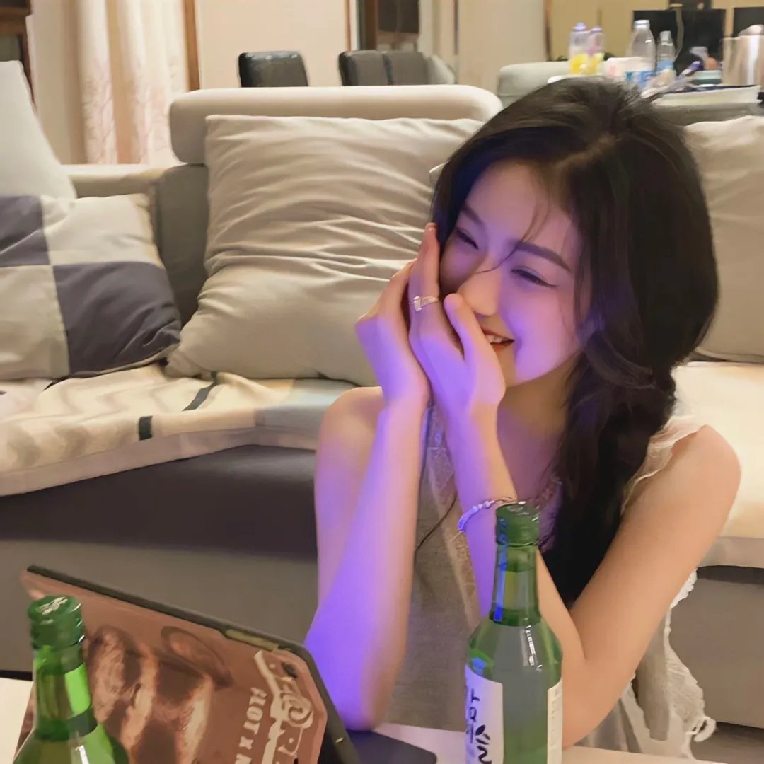 一村之长之贵妇还乡 海报